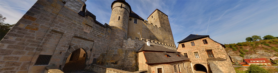 Hrad Kost-vstupní cesta