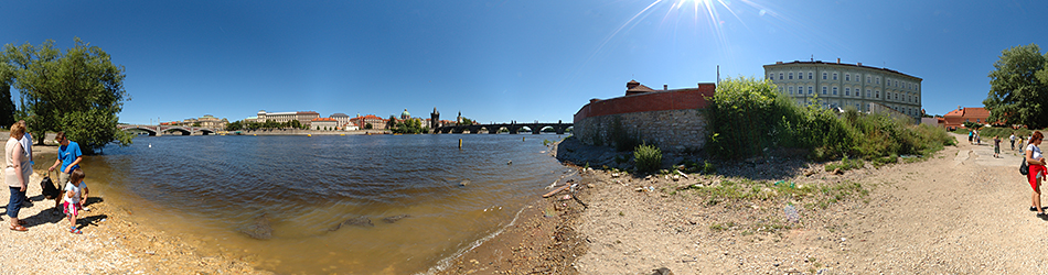 Karlův most - Náplavka